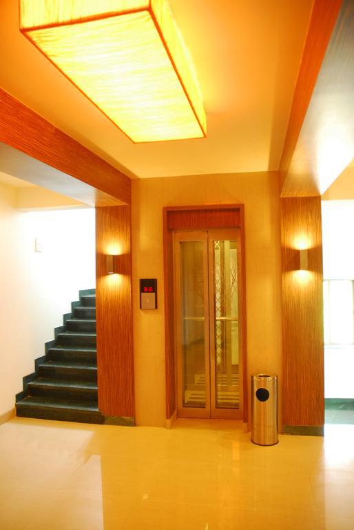 Hotel Mourya Residency Thane Bagian luar foto
