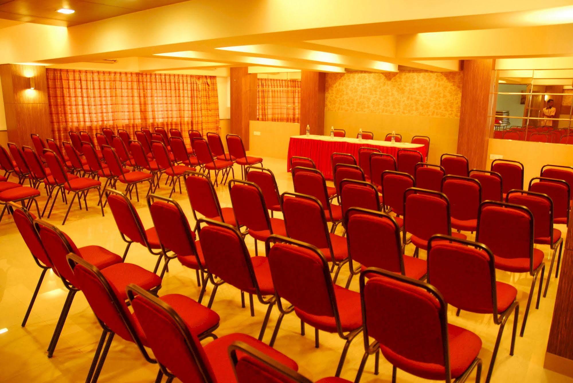 Hotel Mourya Residency Thane Bagian luar foto